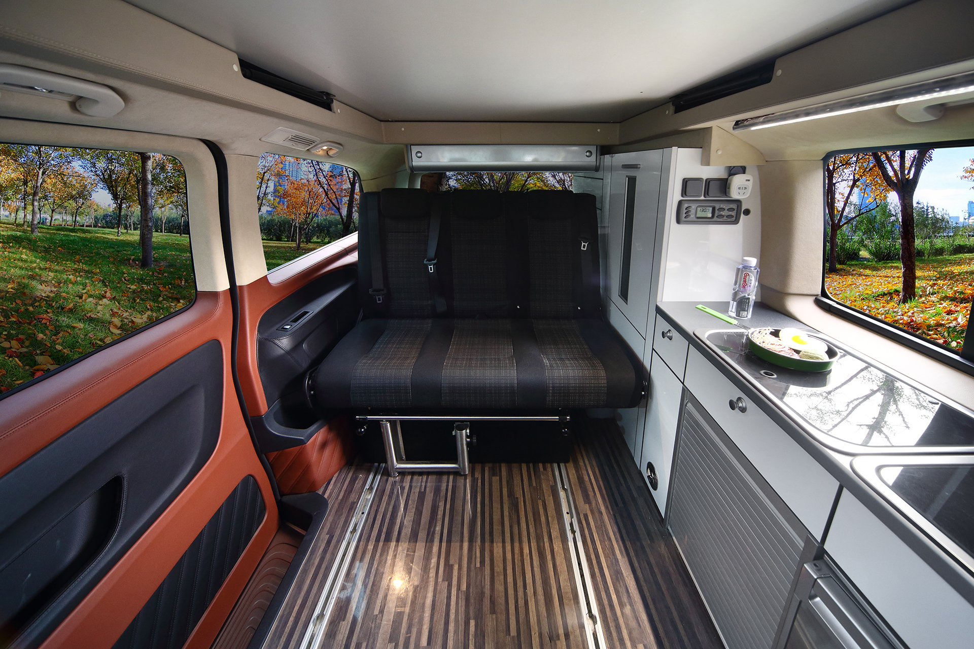 車內清潔怎么洗？汽車內飾清潔方法攻略大全